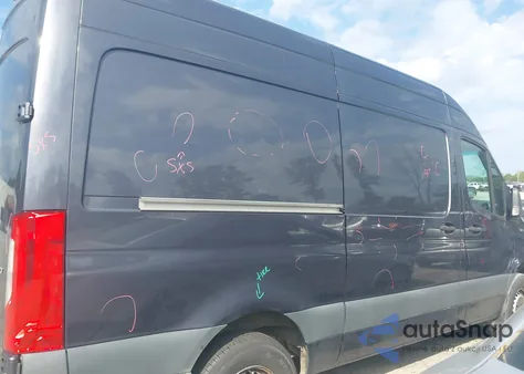 2021 Mercedes-Benz Sprinter 2500 Standard Roof V6 z USA, uszkodzony, nr VIN W1Y4EBHY9MT068645